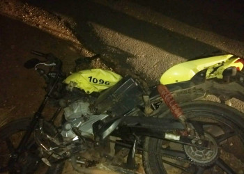 Colisão entre Hilux e moto deixa mototaxista morto na saída de Teresina